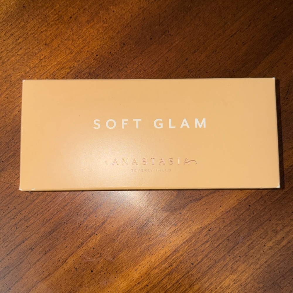 Anastasia Soft Glam palette